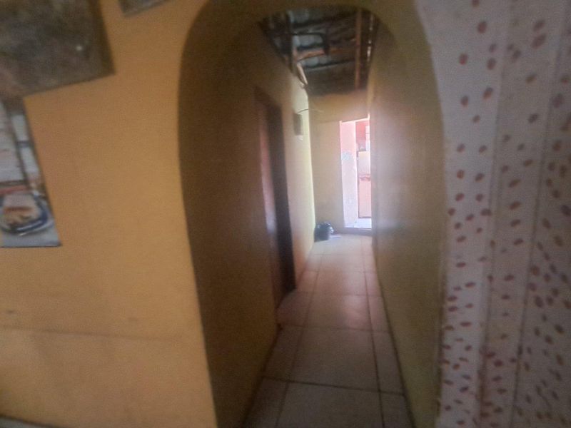 2 Bedroom House In Lindekuhle Ivory Park Ext 10 - Photo 10