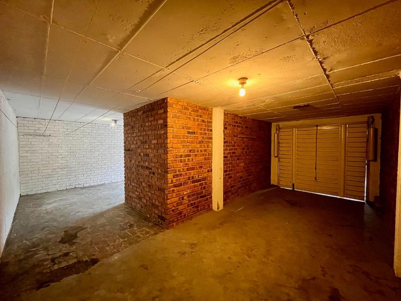 Spacious Three-Level Townhouse with Scenic Views in La Montagne - Photo 7