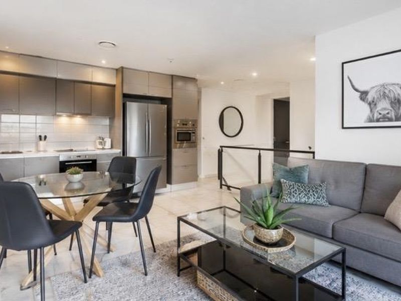 Stylish 2-Bedroom Apartment for Sale in The Tyrwhitt, Rosebank - Photo 3