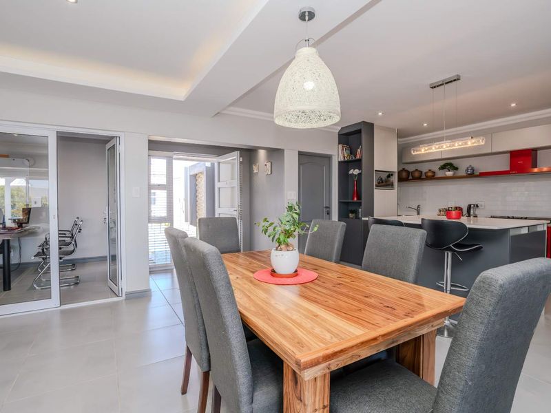 3 Bedroom House with a Flatlet in Laguna Sands Estate - Photo 4