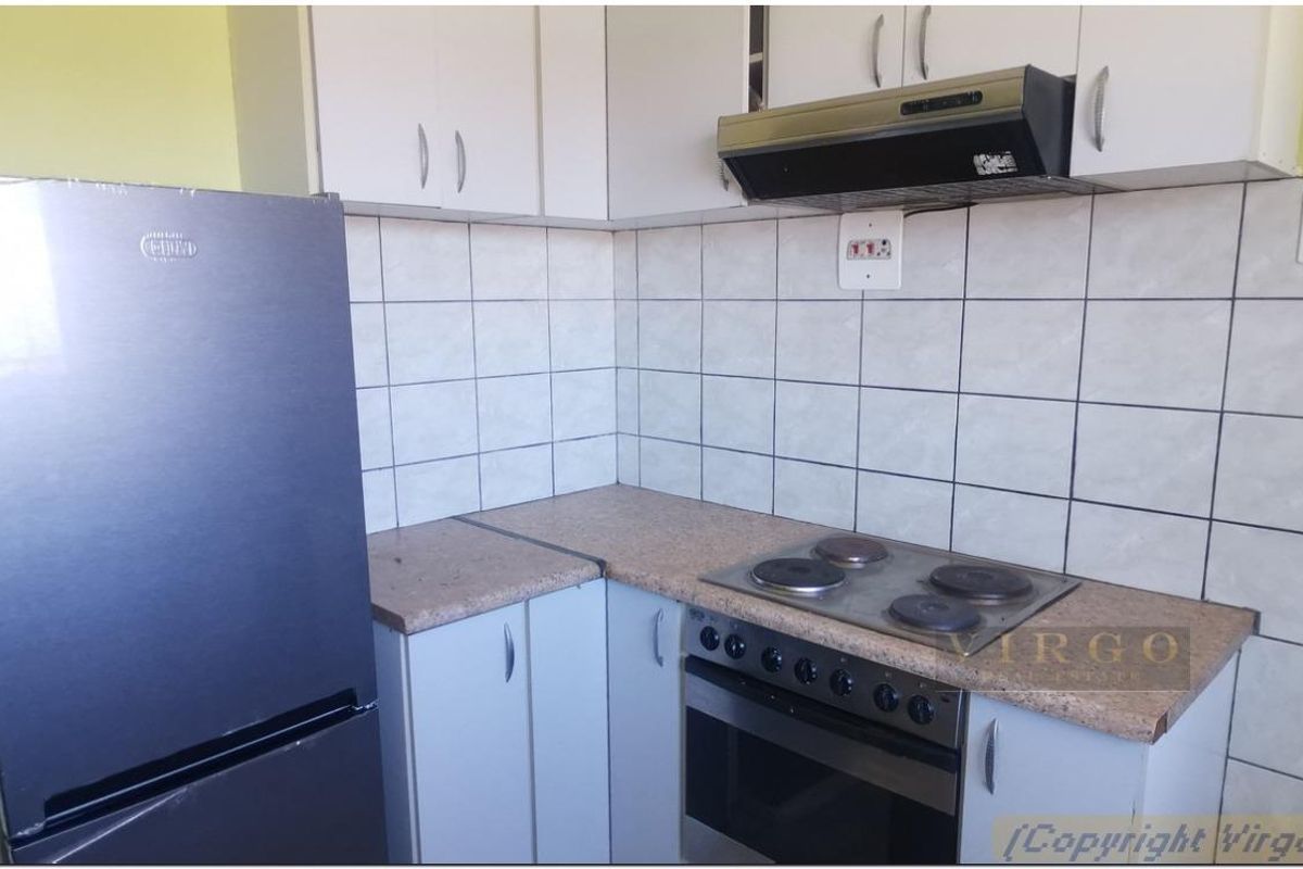 WELL MAINTAINED 2 BEDROOM APARTMENT FOR SALE IN WINDHOEK WEST: PASTEURHOF - Photo 3