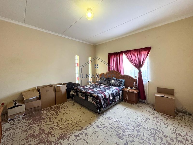 Ideal Opportunity near Duneside School and town center - Photo 9