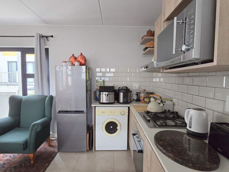 Charming Ground Floor Unit in Hartland Lifestyle Estate - Photo 3