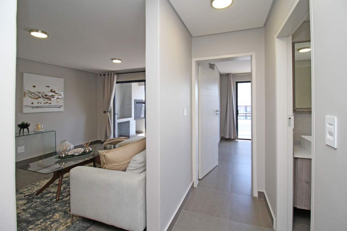 Modern First floor 2 Bedroom apartment for rent - Photo 3