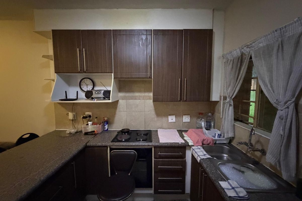 Two Bedroom ground unit in Mooikloof Ridge for Sale - Photo 4