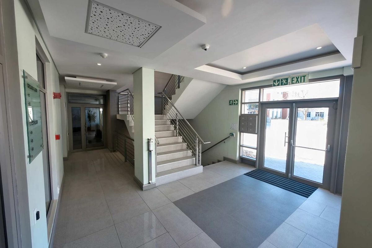 Work, Meet & Unwind — Office with Private Outdoor Terrace - Photo 5