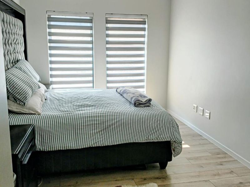 Modern 3 Bedroom 2.5 Bath EDGE-Certified Home To Rent - Photo 8