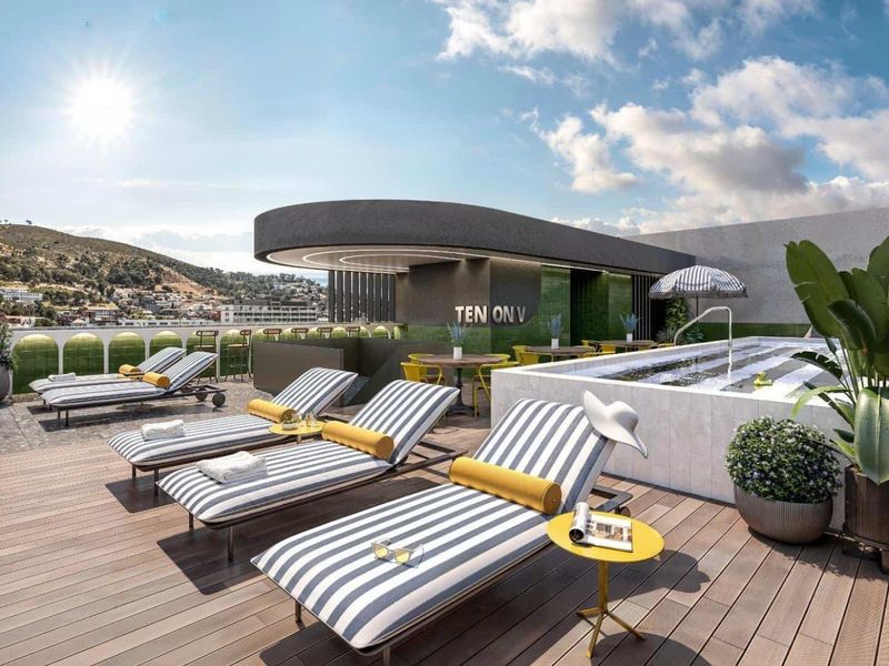 Contemporary City Living with Mountain Views - Photo 6