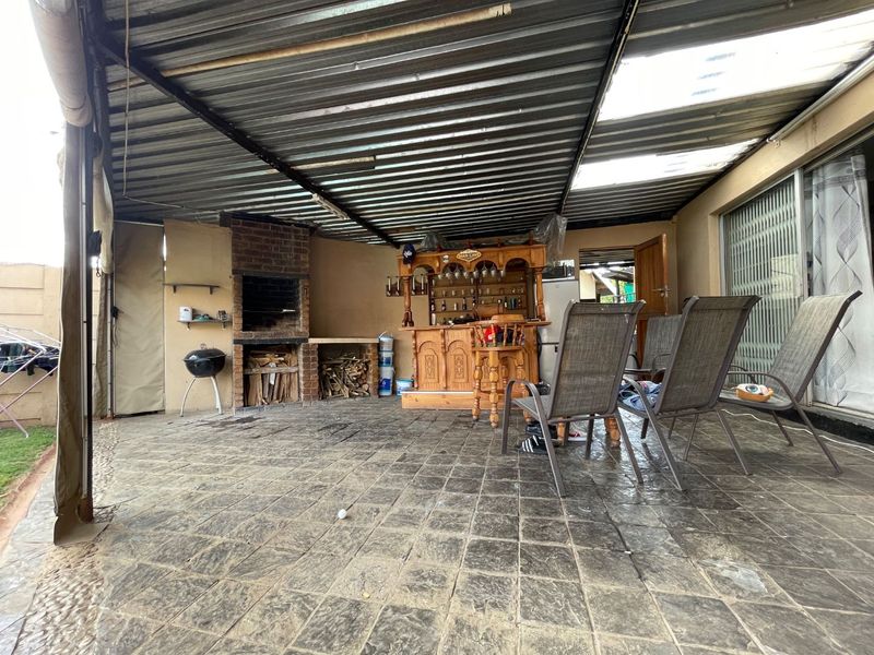 2-Bedroom Cottage to Rent in Klippoortjie, Boksburg - Photo 2