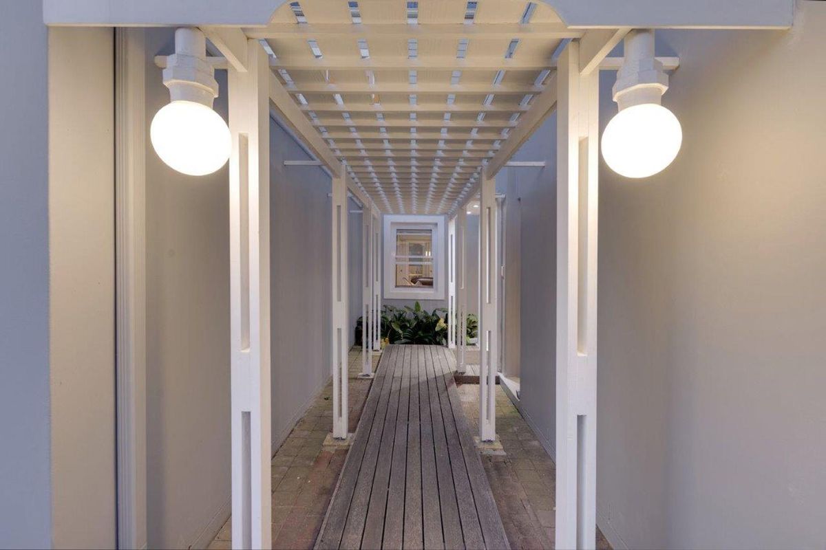 Waterside living pushed to its limit of luxury - Photo 3