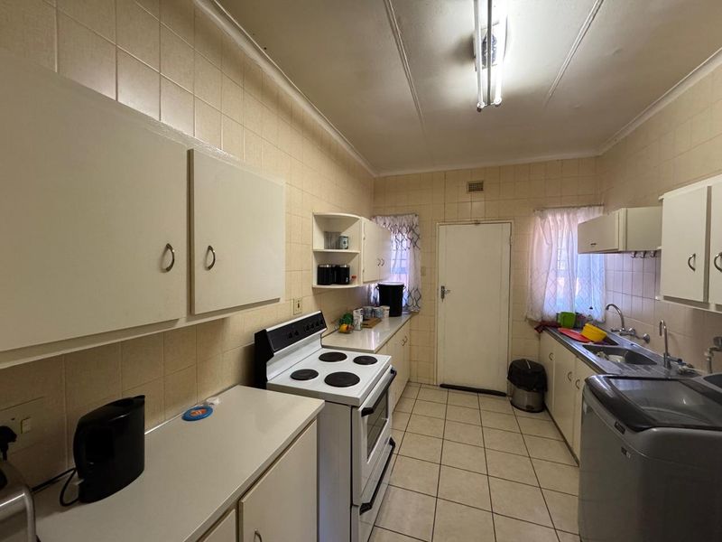 Two bedroom Townhouse in Memorial Road Area - Photo 2