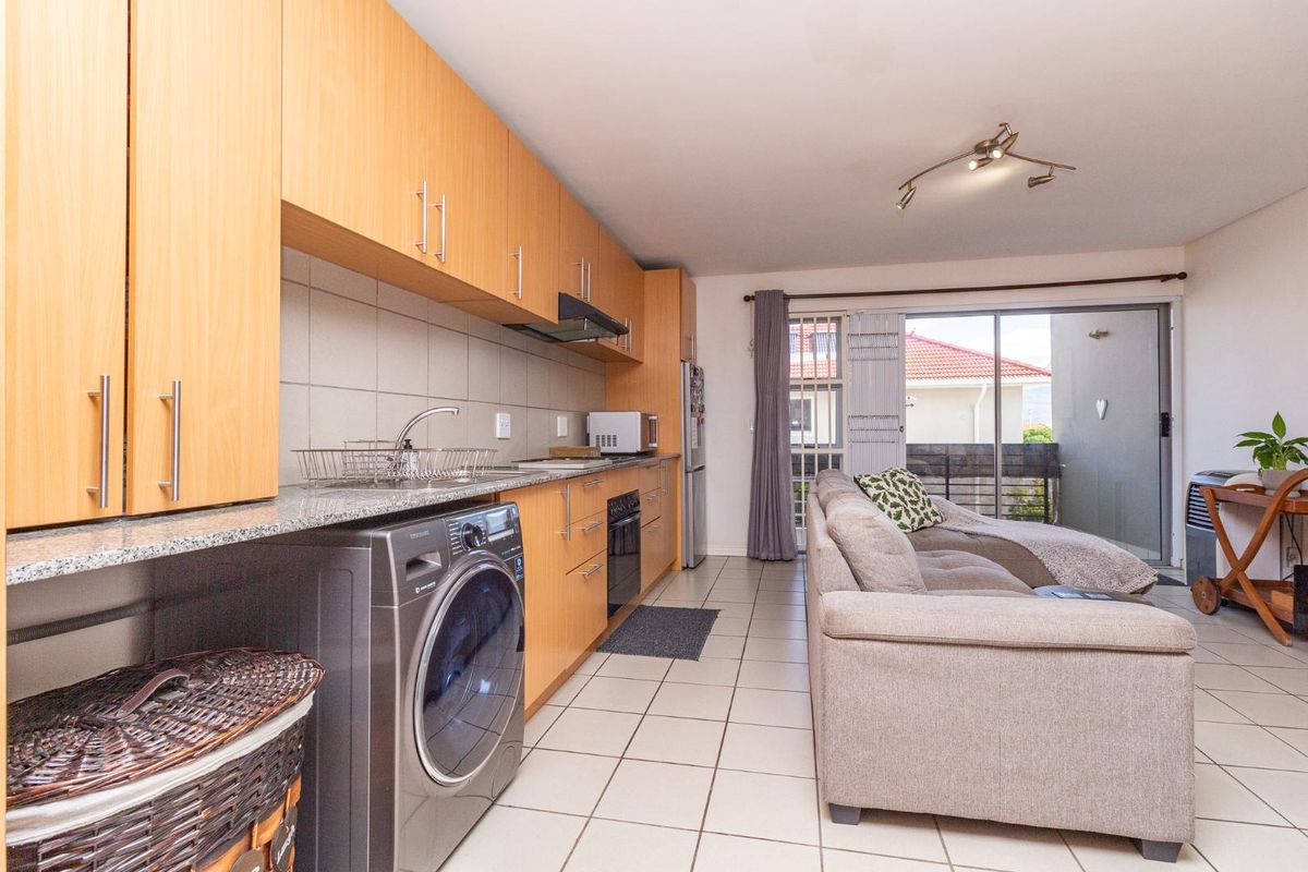 Chic Studio Apartment! - Photo 3