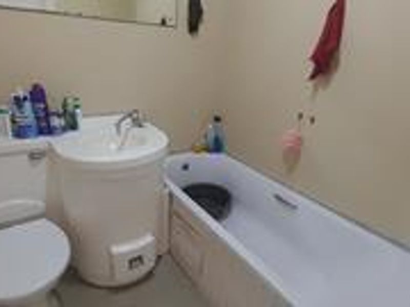 Prime Berea Bachelor Pad: Comfort & Convenience Await - Photo 8