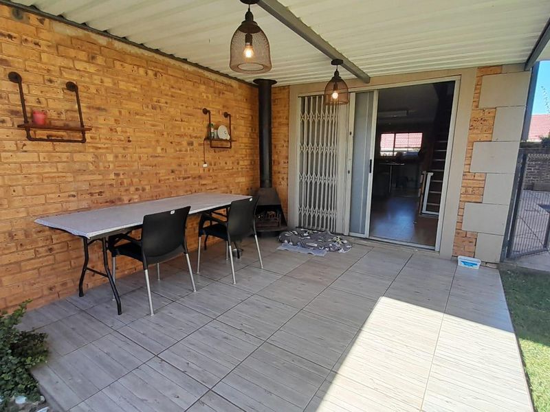 Double Story Cluster Home in Security Estate - Photo 8