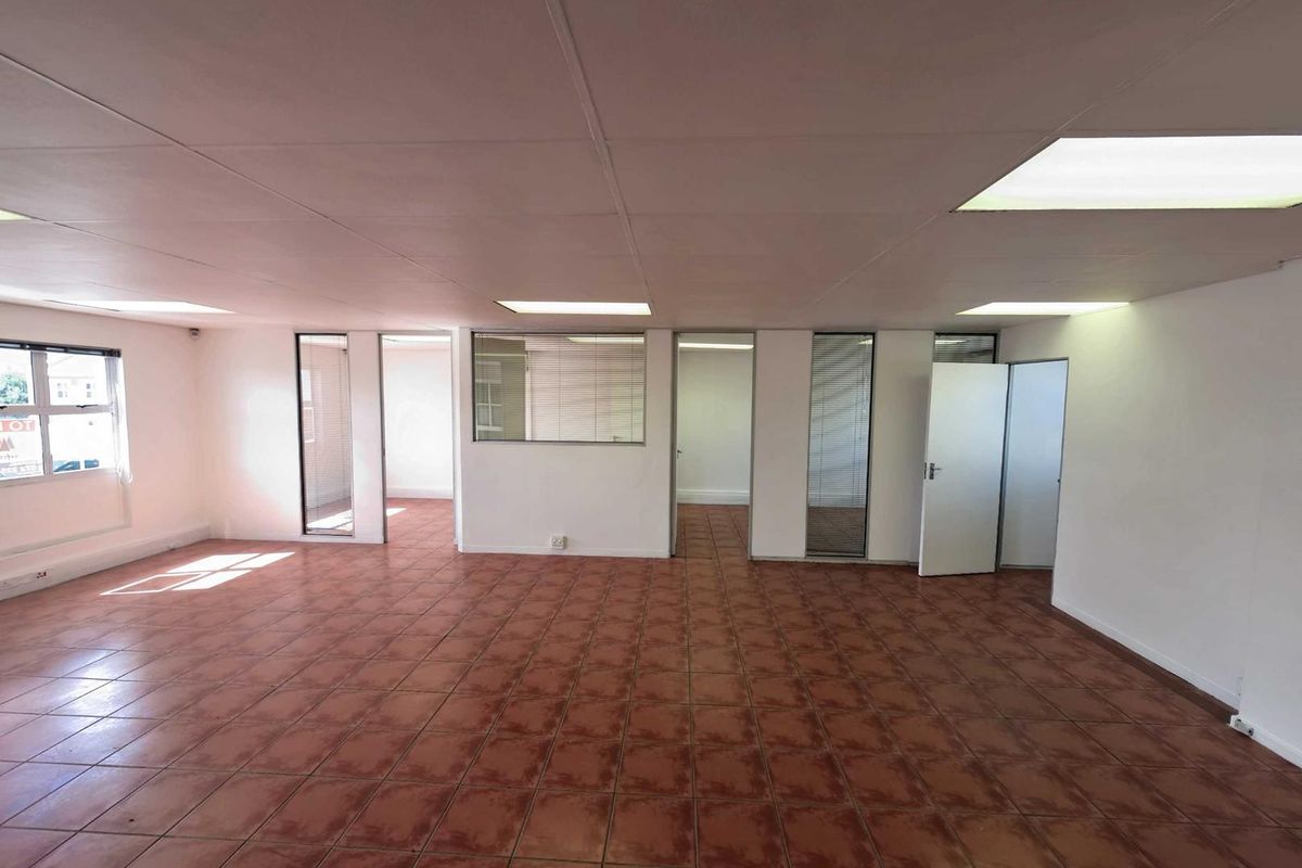 107sqm First Floor Office to Rent in a secure office park, Milnerton - Photo 3