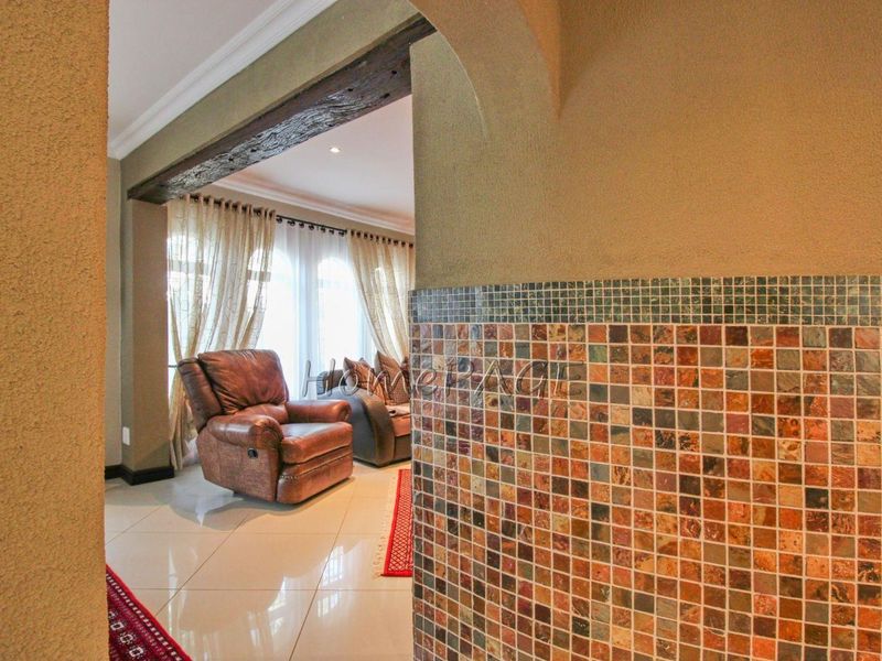 Ext 1, Otjiwarongo:  Stunning 4 Bedroom Home is for Sale - Photo 7
