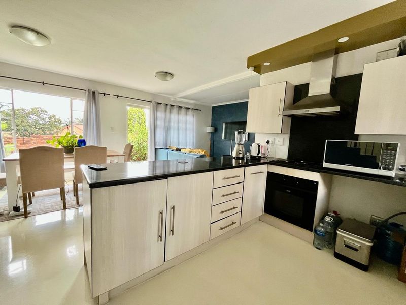 Immaculate Cluster in Great Area - Photo 3