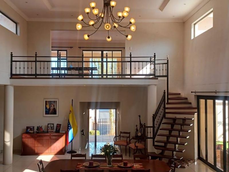 Suiderhof - Bordering Olympia - N$7 980 000 - Photo 10