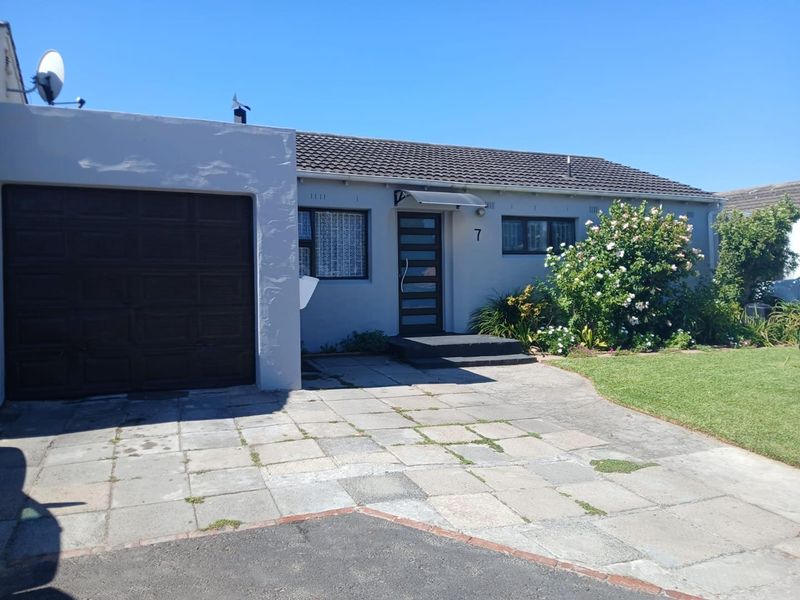 Charming Modern 3-Bedroom Home in Northpine | R1,720,000 - Photo 2