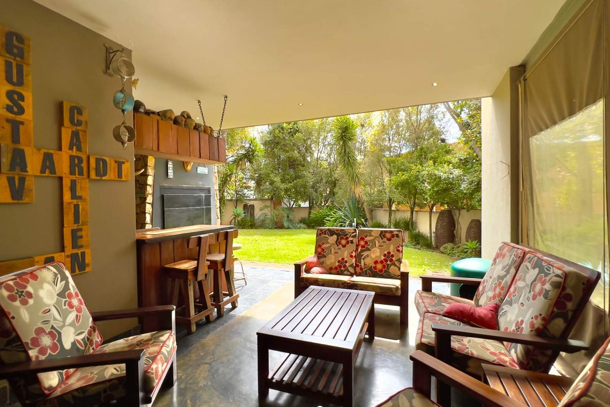 Full title Town house in Midstream Estate - Photo 2