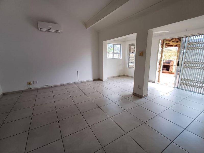 Newly renovated 2 bedroom simplex available for rental in Birdswood. - Photo 5