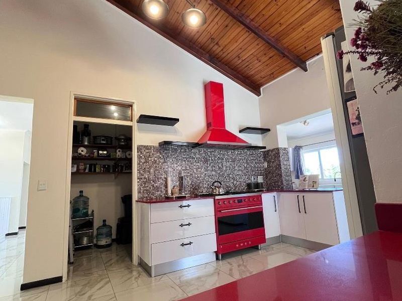 EROS| FamilyHouse| View|Large Erf - Photo 2