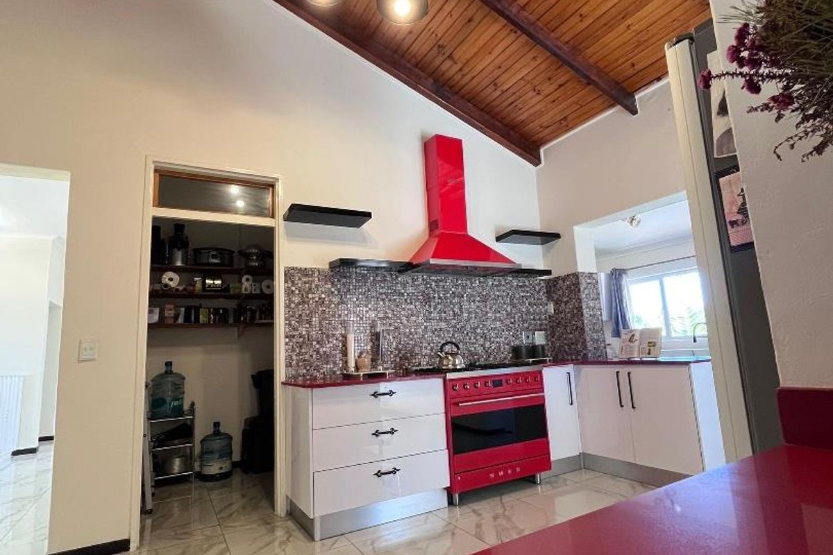 EROS| FamilyHouse| View|Large Erf - Photo 2