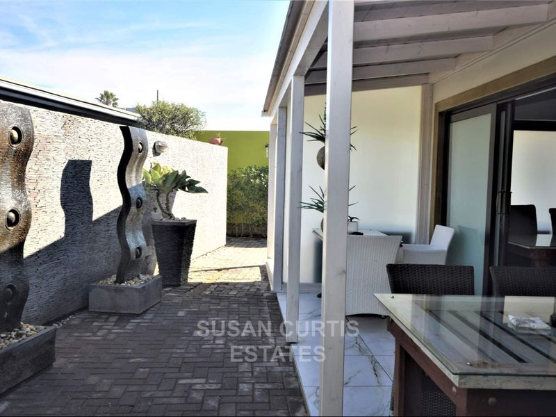 A GUEST HOUSE WITH SO MUCH APPEAL! - Photo 2