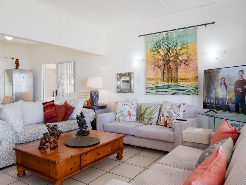 Magical ocean views in a modern home - Photo 10