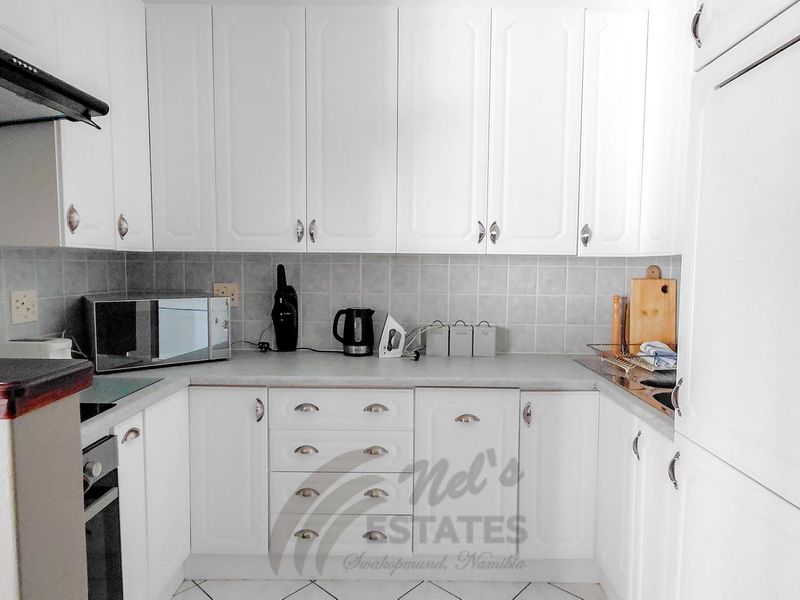 Sea Front Furnished Apartment to Rent in Swakopmund - Photo 9