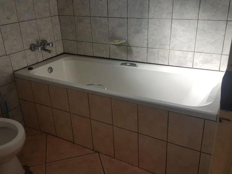 FOR SALE- 5 BEDROOM HOUSE IN WINDHOEK GRYSBLOCK, NAMIBIA - Photo 10