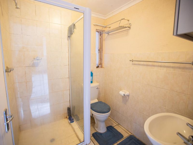 Bachelor Unit in Hatfield - Photo 6