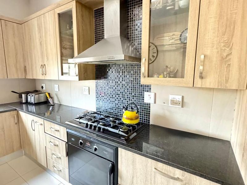 House for Sale in Elisenheim - Photo 4