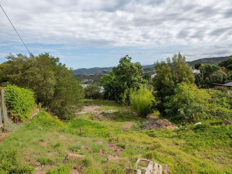 This property is situated in a cul de sac with beautiful Outeniqua mountain views - Photo 8