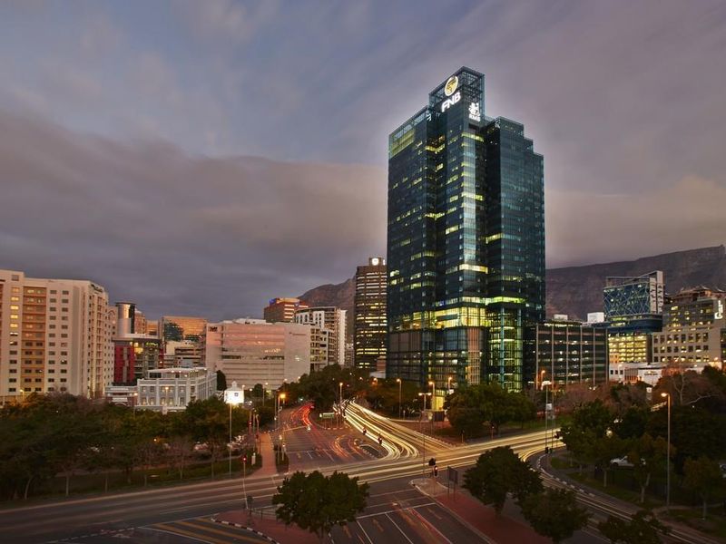 Full floor office with views in prestigious block - Photo 3