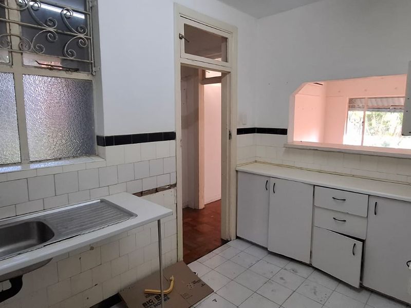 Cozy Essenwood Apartment Near Atrium Mall - Secured Parking & Fully Air Conditioned !! - Photo 4