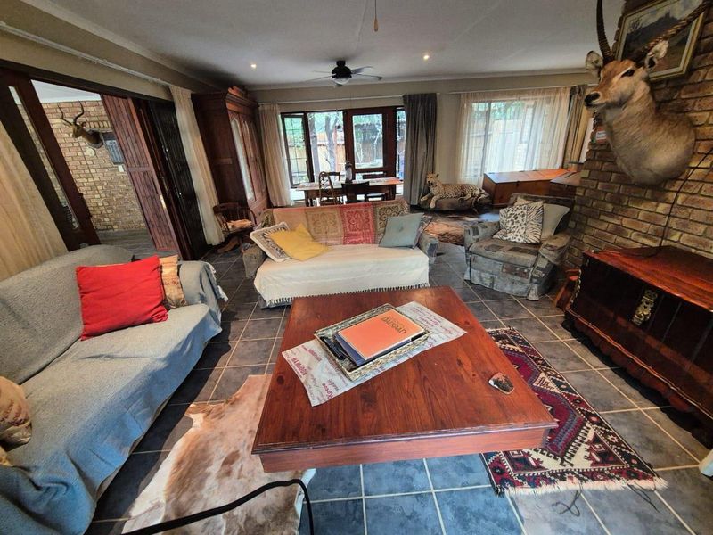 Embrace Tranquility: 3-Bed Retreat Near Nature Reserve - Photo 10