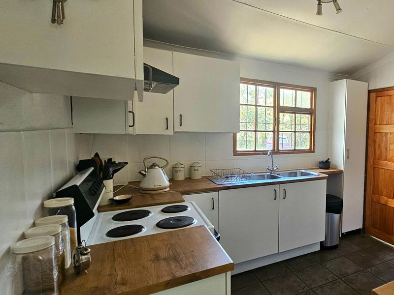 Start Fresh or Wind Down In This Private 2 Bed Paulshof Gem! - Photo 9