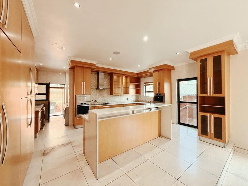 Five Bedroom Home For Sale in Waterfall Country Village Estate on a Corner Stand - Photo 5
