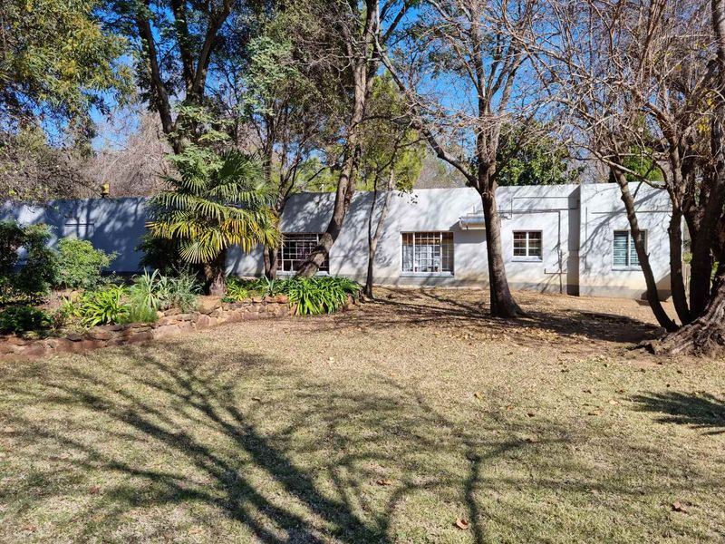 42.8266 ha farm in Hartbeespoort dam - Photo 3