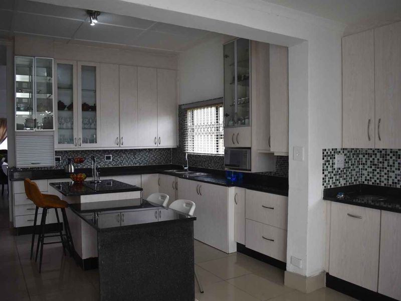 When Convienience is key! - Photo 9