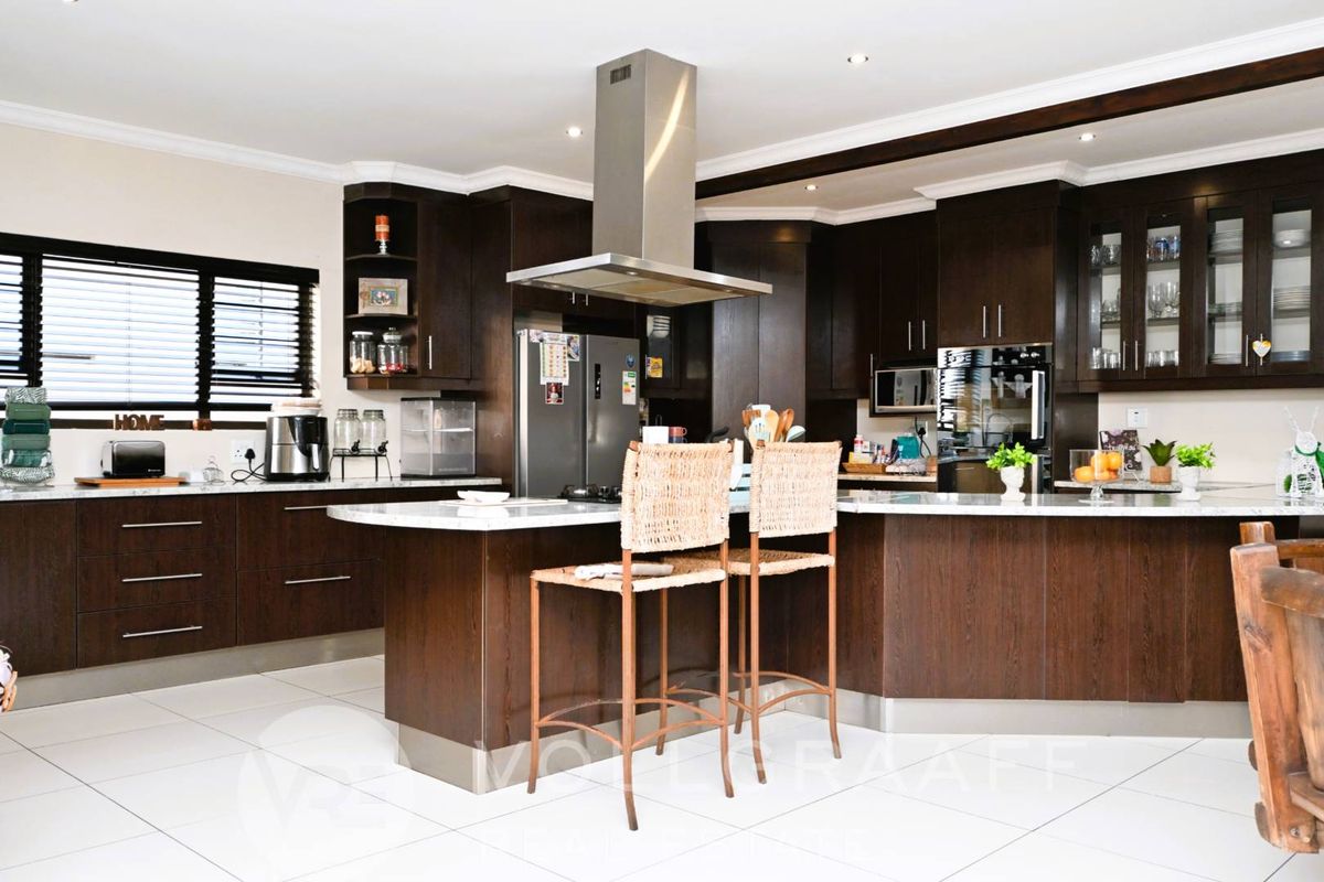 Four Bedroom Double-Storey House for Sale in Swakopmund Ext 15 - Photo 3