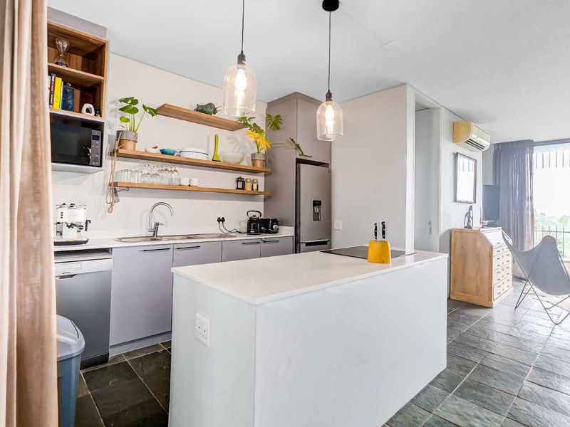 2 Bedroom Apartment with beautiful views - Photo 7