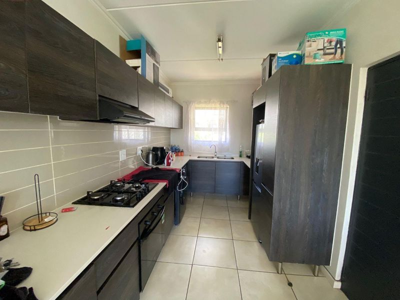 2 Bedroom Apartment for Sale - Photo 3