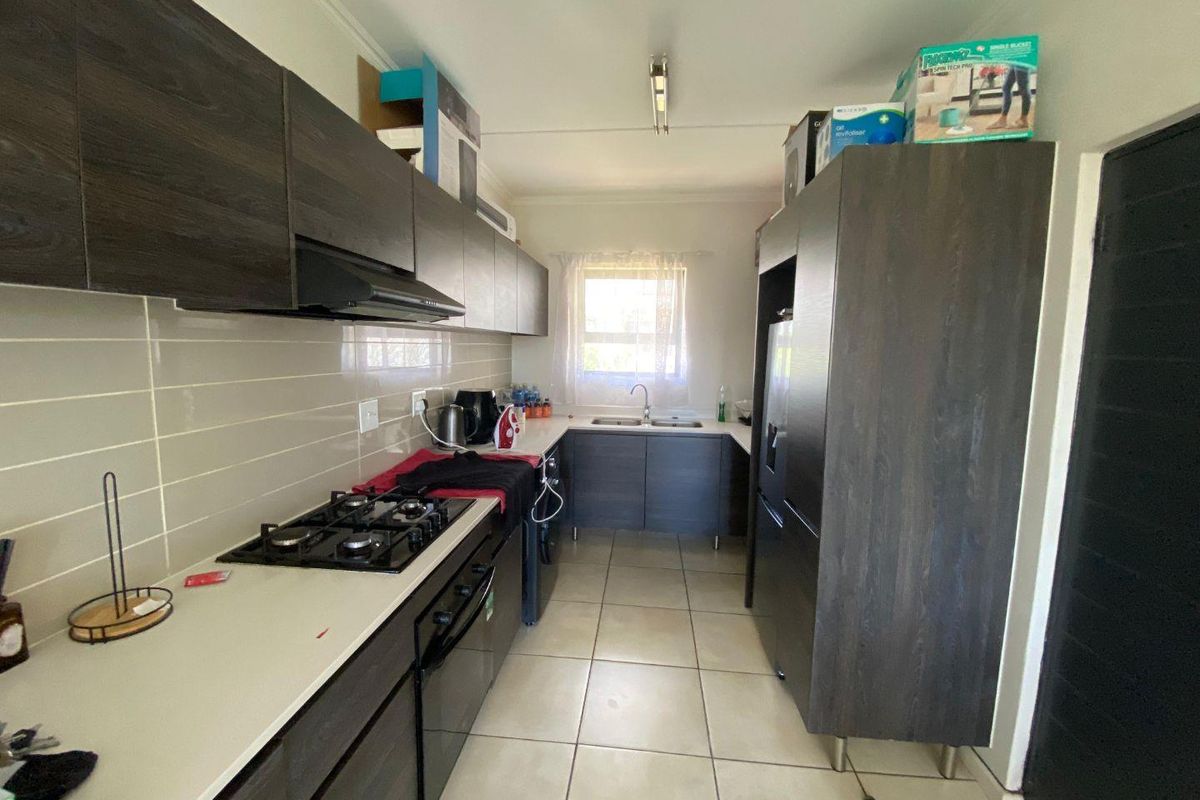 2 Bedroom Apartment for Sale - Photo 3