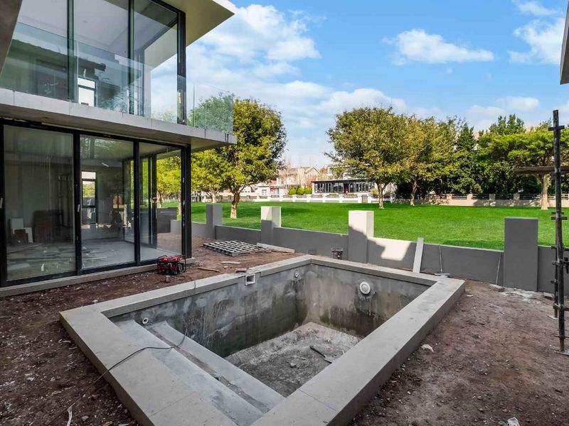 Contemporary Elegance Meets Estate Living - Photo 7