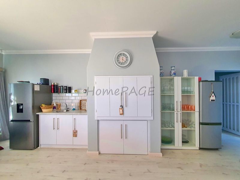 Ext 11 (Sun Bay), Henties Bay:  Neat 3 Bedr Home with 1 Bedr Flat is for Sale - Photo 9