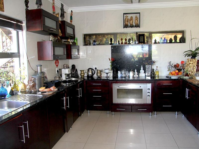 Furnished Exotic Home - Photo 4