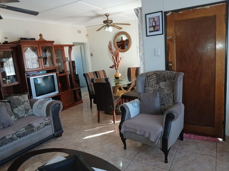 LOCATION LOCATION LOCATION!!! Charming Home with Space to Expand and Entertain!!!!! - Photo 8