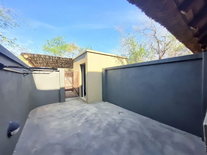 Beautiful Home with Mountain Views - Photo 10